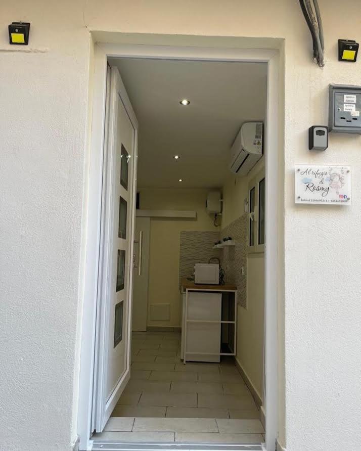 Appartement Al Rifugio Di Rosmy à Bari Extérieur photo
